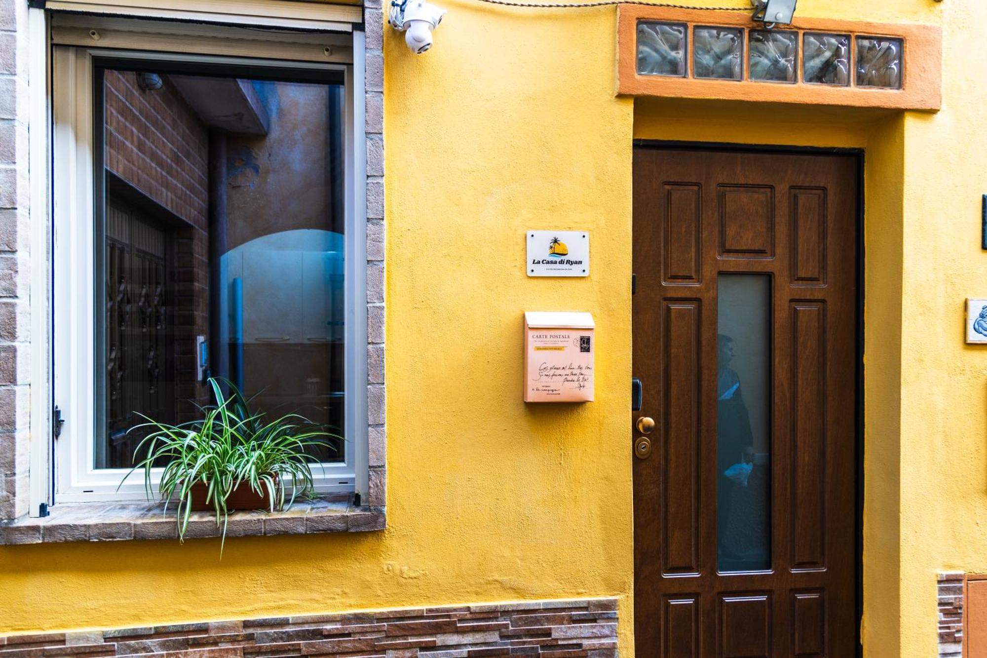 La Casa Di Ryan - Camere - Policlinico - Cittadella Monserrato Exterior foto